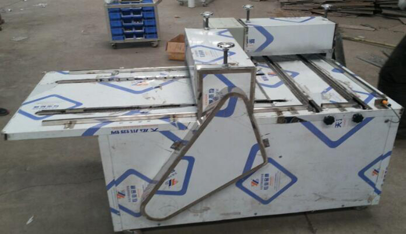 cake cutting machine