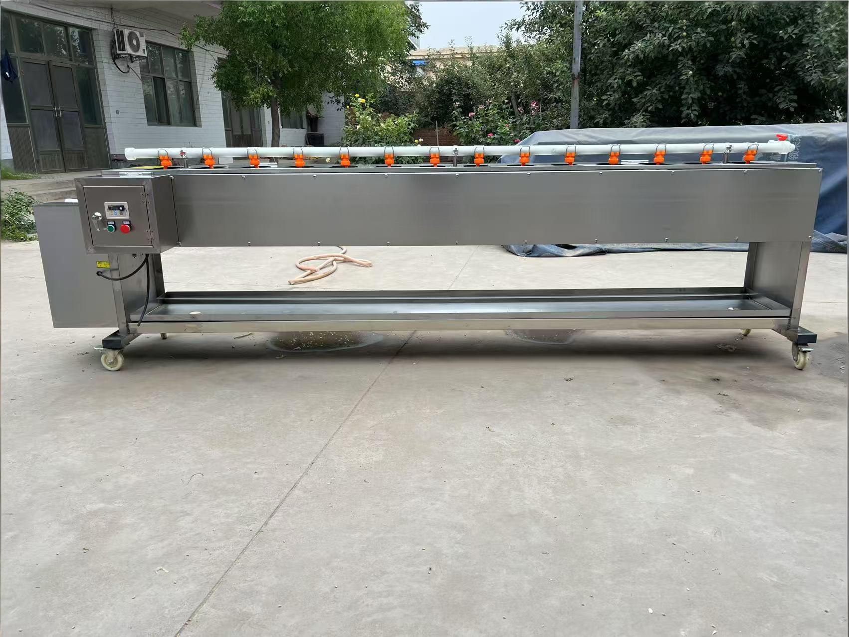 Long strip fruit and vegetable peeling machine